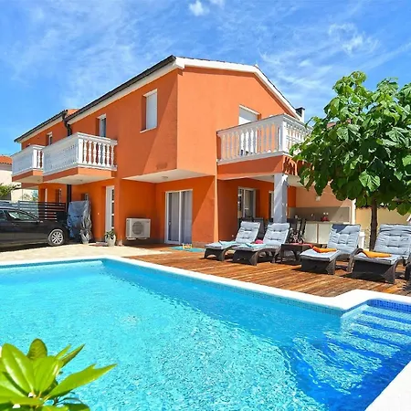 Mit Privatpool Fuer 6 Personen Ca 80 Qm In Barbariga, Istrien Istrische Riviera