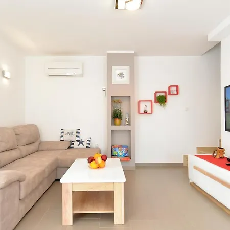 Mit Privatpool Fuer 6 Personen Ca 80 Qm In Barbariga, Istrien Istrische Riviera * Barbariga