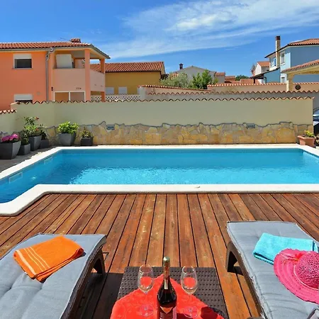 Mit Privatpool Fuer 6 Personen Ca 80 Qm In Barbariga, Istrien Istrische Riviera Holiday home