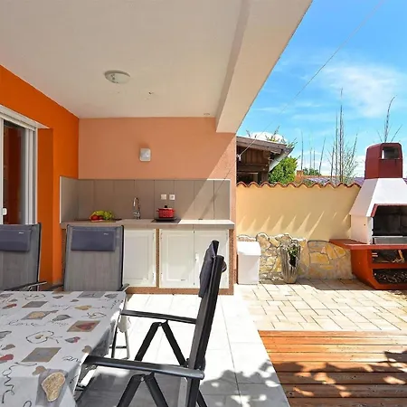 Holiday home Mit Privatpool Fuer 6 Personen Ca 80 Qm In Barbariga, Istrien Istrische Riviera Barbariga