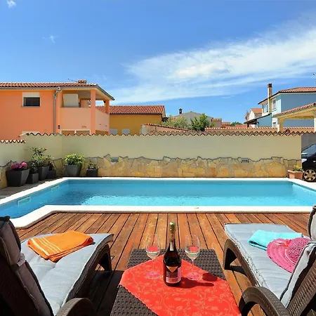 Mit Privatpool Fuer 6 Personen Ca 80 Qm In Barbariga, Istrien Istrische Riviera